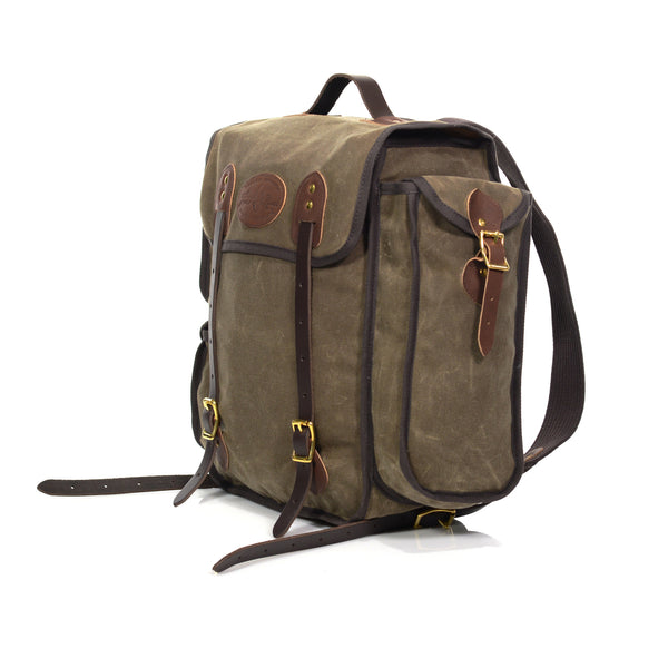 With a leather strap on the top for a quick and easy way to grab this pack. All leather straps are reinforced and riveted with our high quality brass. 